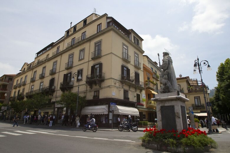 Piazza Tasso B&B