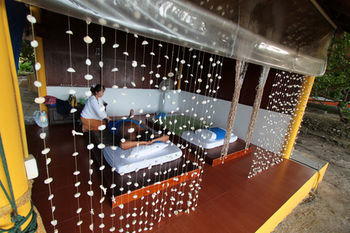 Hotel Coral Island Resort