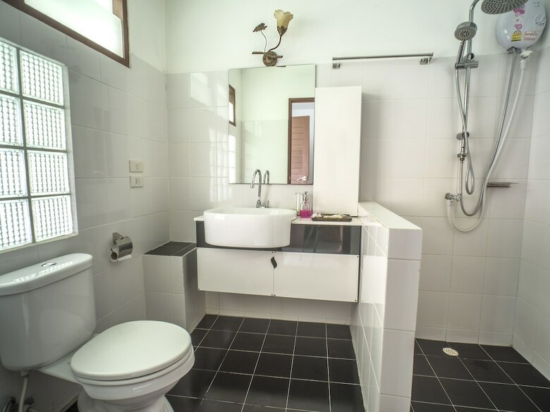 Hotel Baan Mai Cottages And Restaurant