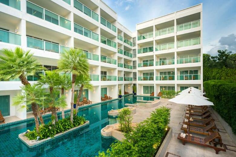 Hotel Chanalai Romantica Resort