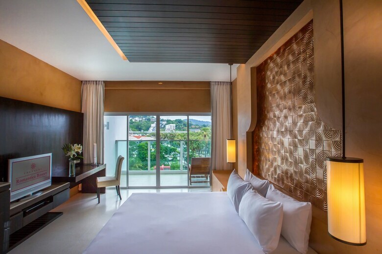 Hotel Chanalai Romantica Resort