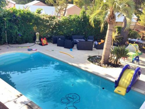 Beautiful Villa With Direct Access To The Beach