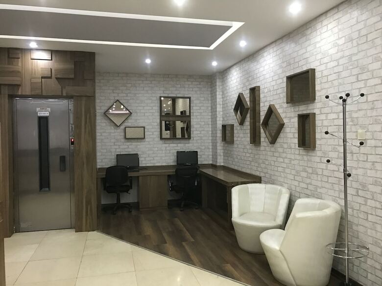 Hande Hotel
