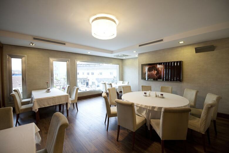 Tugcu Hotel Select