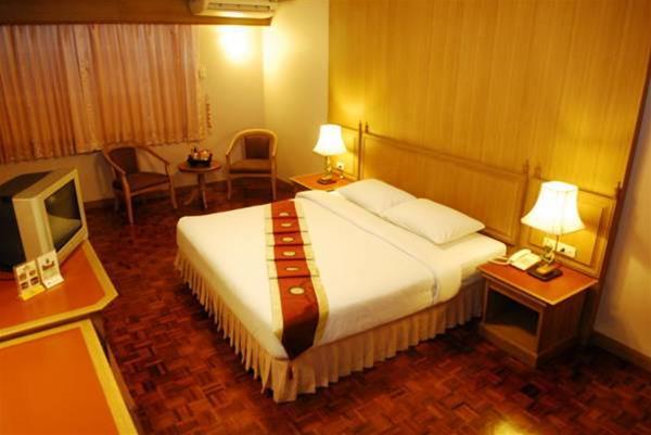 Hotel Silom Village Inn
