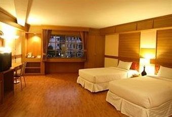 Hotel Ratchada Resort & Spa