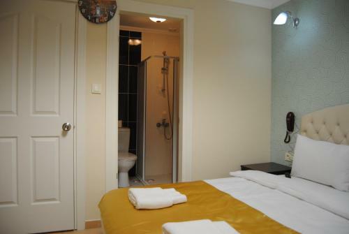 Lotus Hotel