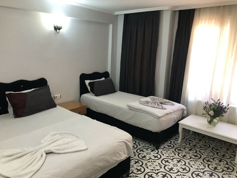 Reydel Hotel
