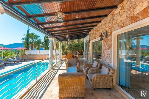 Kalkan Villa Sleeps 10 Pool Air Con Wifi