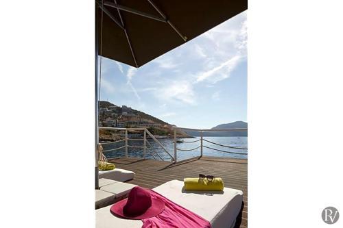 Kalkan Villa Sleeps 8 Pool Air Con Wifi