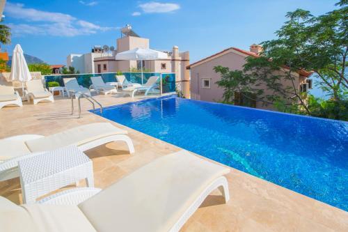 Kalkan Villa Sleeps 8 Pool Air Con Wifi