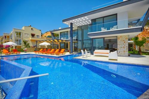 Villa Unlimited