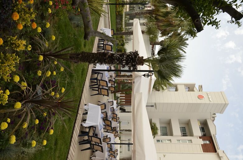 Side Resort Hotel