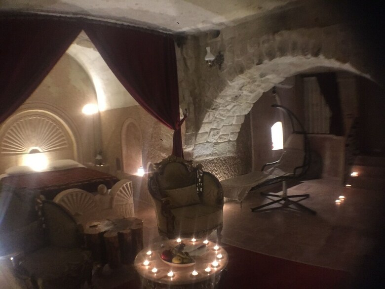 Hotel Oread Cave Suites