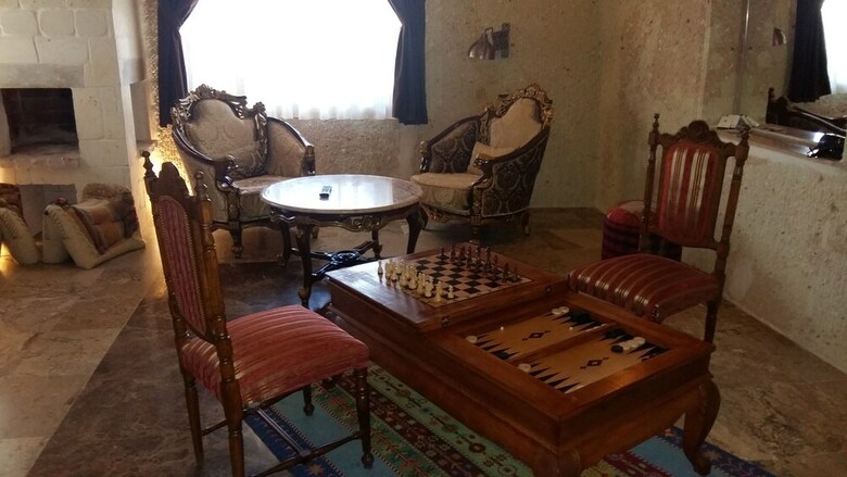 Hotel Oread Cave Suites