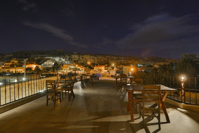 Hotel Oread Cave Suites
