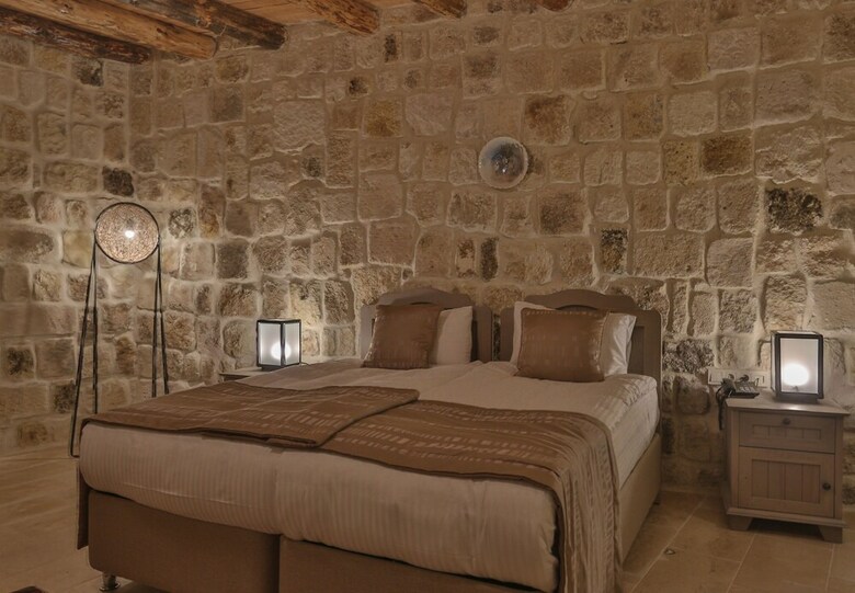 Hotel Acropolis Cave Suite