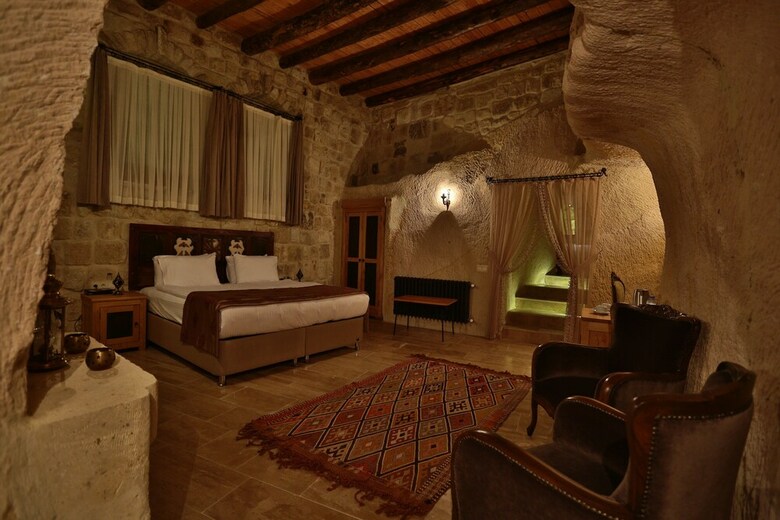 Hotel Acropolis Cave Suite