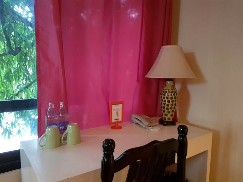 Hotel Studio Sukhumvit 18 By Icheck Inn