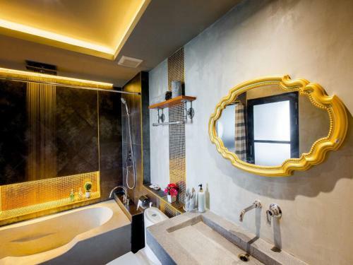 Loft Mania Boutique Hotel