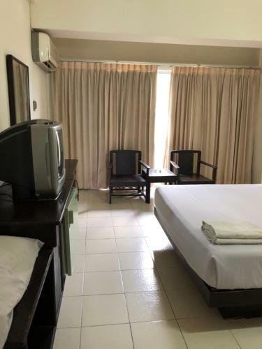 Hotel Paradorn Inn