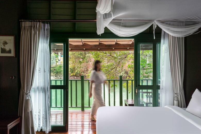Hotel Aana Resort & Spa