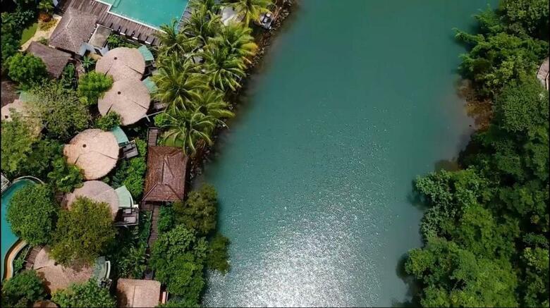 Hotel Aana Resort & Spa