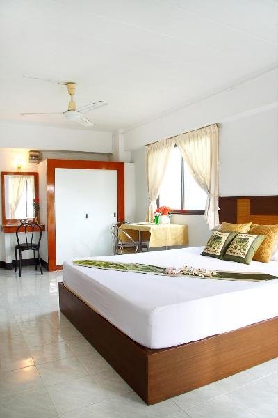Tara Lake Airport Hotel