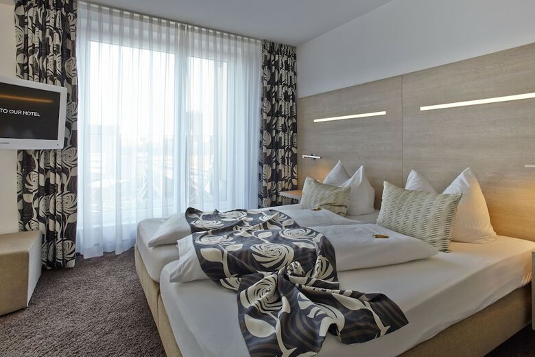 Hotel Demas City