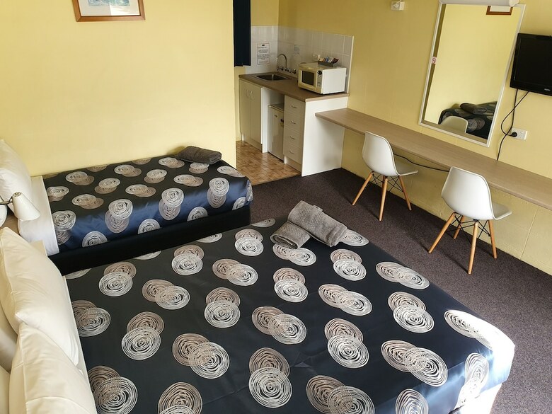 South Seas Motel