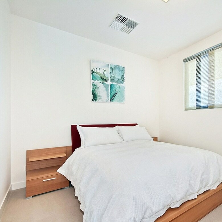 Breeze Beachfront Apartments