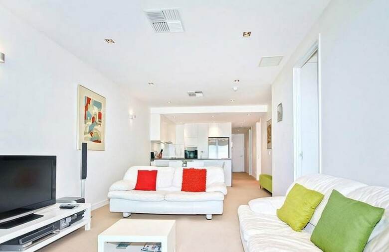 Breeze Beachfront Apartments