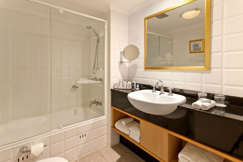 Radisson Hotel & Suites Sydney