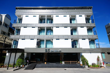 Bs Premier Airport Hotel