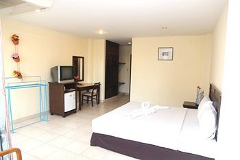 Hotel Karon Living Room