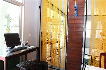 Hotel Karon Living Room