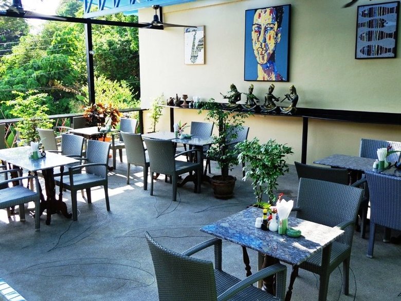 Cc's Hideaway Hotel