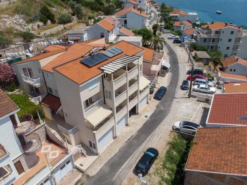Apartments Kne?evi?