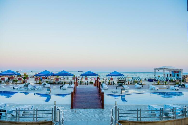 Aysberq Hotel