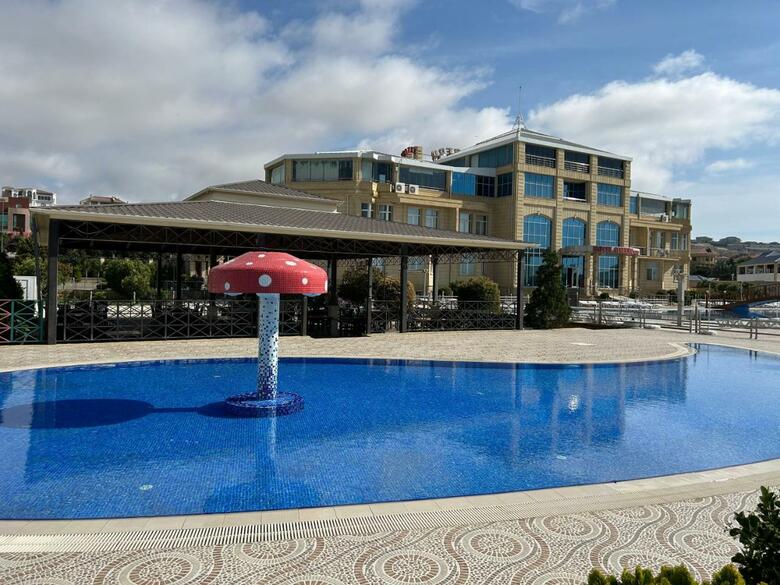 Aysberq Hotel