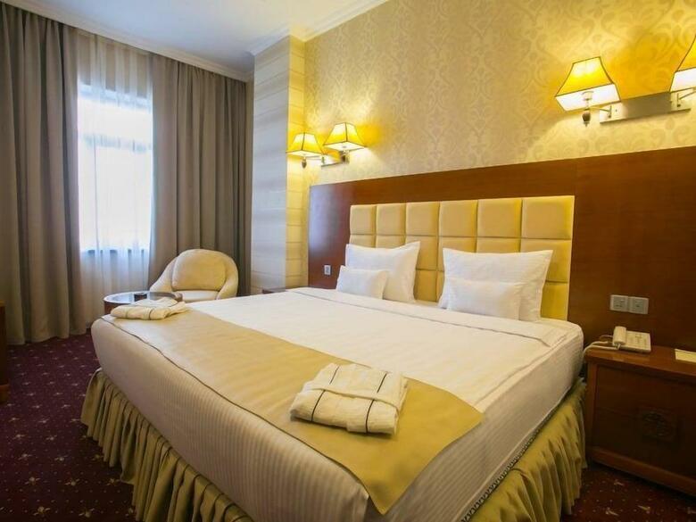 Hotel Emerald