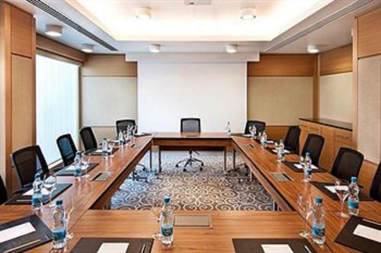 Divan Express Baku Hotel