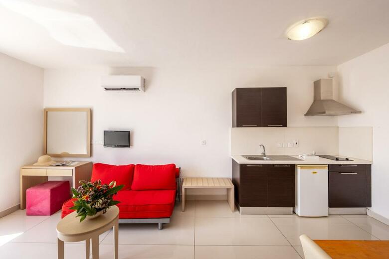 Hotel Papantonia Apts
