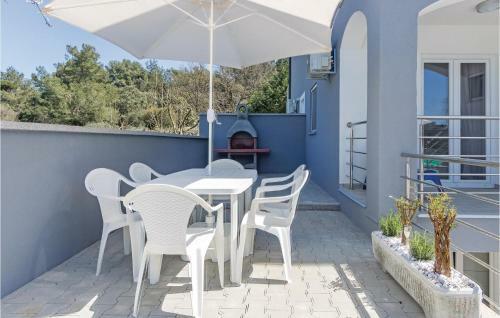Two-bedroom Holiday Home In Banjole