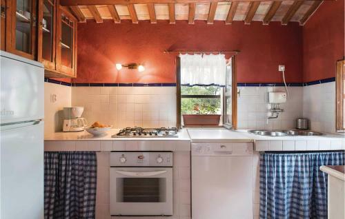 Three-bedroom Holiday Home In Barban