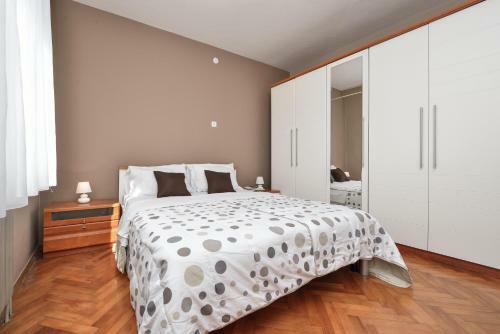 Apartment Nikolina