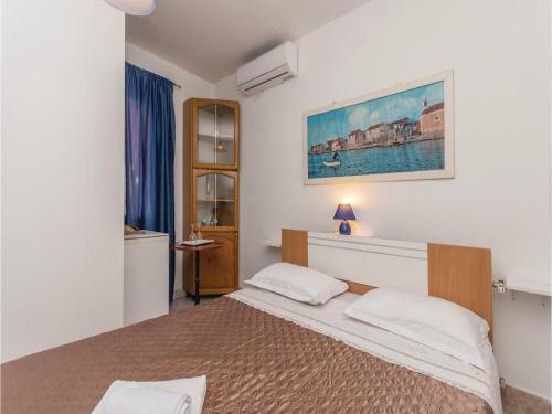 Three-bedroom Apartment In Bibinje