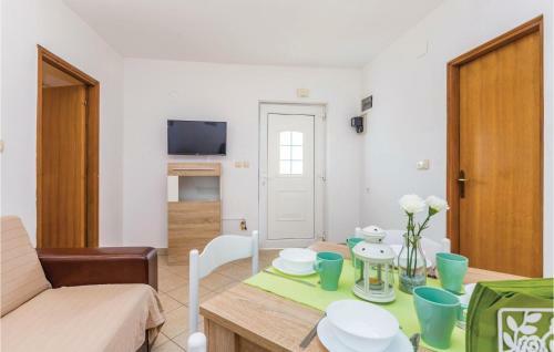 One-bedroom Apartment In Gabonjin