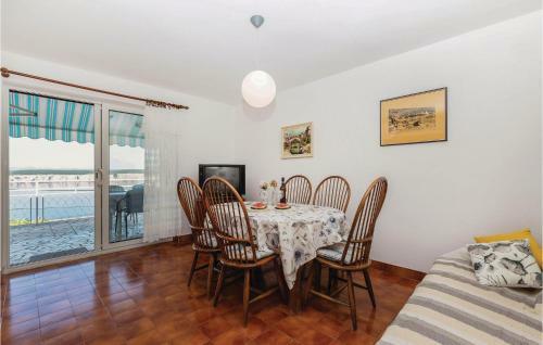 Two-bedroom Apartment In Jadranovo