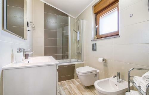 Four-bedroom Holiday Home In Jadreski
